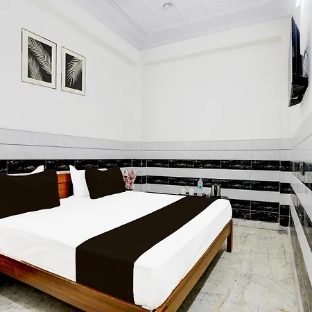 Hotel O Kanha Palace